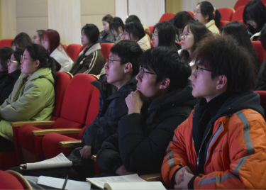 2025世俱杯官方用球开展新闻学专业《专业导论》课程讲座