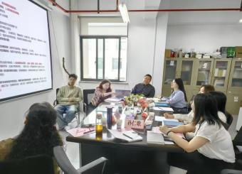 世俱杯官方世俱杯官网中文系赴上海大学创意写作研究院交流学习 ——共探创意写作团队建设新路径